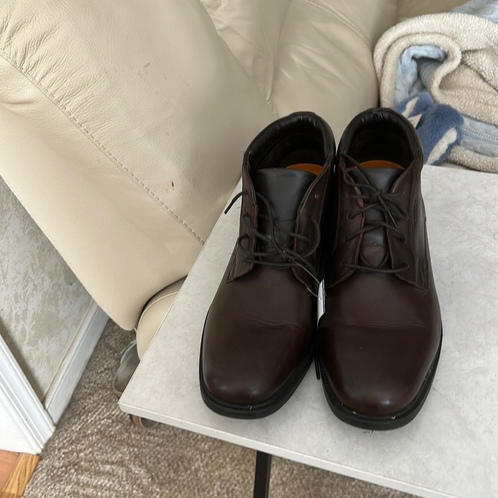 NWOT Rockport hydro shield men’s shoes
